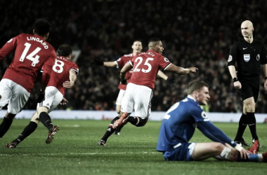 Premier League - Man United, ordinaria amministrazione. Lo Stoke cade per 3-0 ad Old Trafford
