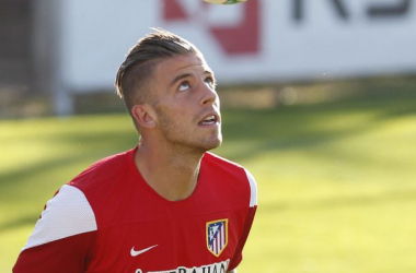 Alderweireld se estrena en un entrenamiento del Atlético de Madrid