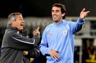 Tabárez confirma la titularidad de Godín y Cebolla Rodríguez