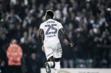 Ronaldo Vieira renueva con el Leeds United por cuatro temporadas