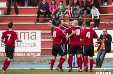 El Laudio salva su primer matchball tras vencer a la Peña Sport