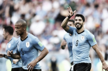 Suárez da la victoria a una buena Uruguay