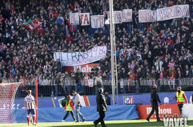 El Frente Atlético reapareció en la presentación de Fernando Torres