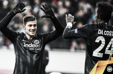 Eintracht Frankfurt aproveita falhas defensivas e goleia Olympique Marseille