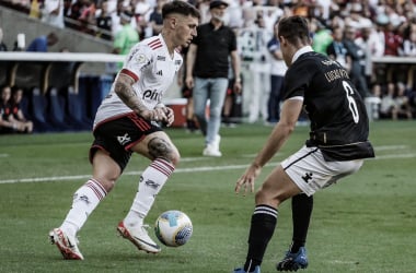 Flamengo goleia Vasco e assume liderança do Brasileirão