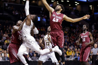 Saint Joseph&#039;s Hawks Claw Past VCU Rams To Win A-10 Championship, 87-74