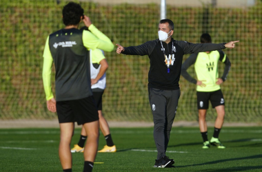 Diego Martínez, Puertas y Vallejo se unen a los entrenamientos del Granada CF