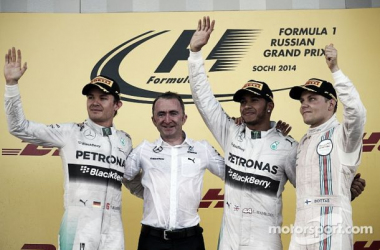 Hamilton vence GP da Rússia e dá pimeiro título de construtores à Mercedes