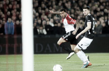 Feyenoord y AZ empatan en un partido de alternativas