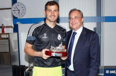 Casillas recibió un homenaje por sus 15 años en el Real Madrid