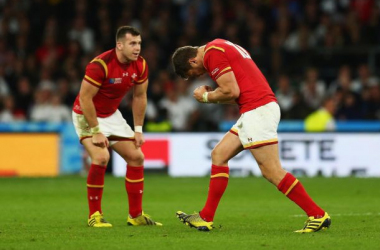 Gales y un golpe de Ko a Inglaterra