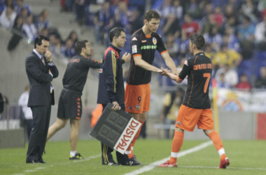 Dos goles de Zigic acaban con la racha a domicilio