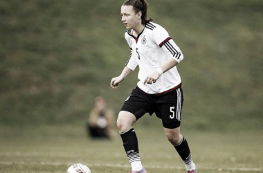 Tanja Pawollek signs for 1. FFC Frankfurt