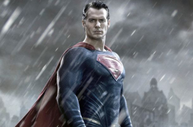 Henry Cavill litiga sobre su relación con Wonder Woman y Lois Lane