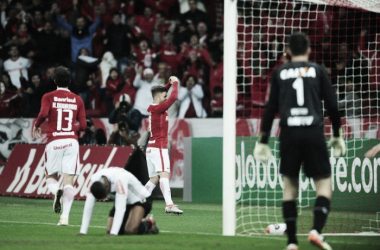Danilo Fernandes brilha e Internacional reassume liderança ao bater desesperado Atlético-MG