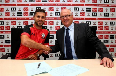 Shane Long se queda en St. Mary&#039;s