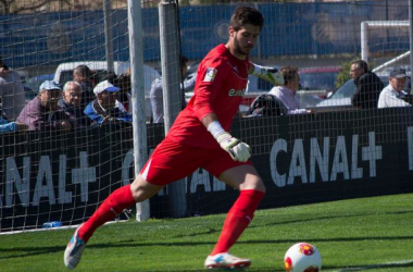 Cuatro guantes y tres palos blanquiazules