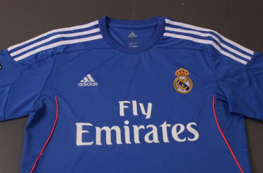 La segunda equipación del Real Madrid 2013-2014 será azul y la tercera, naranja