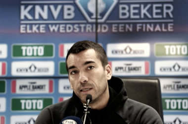 Van Bronckhorst: &quot;El resultado del domingo no será decisivo&quot;