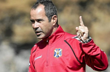 ¿Debe seguir Álvaro Cervera como entrenador del Tenerife?
