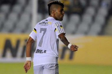 Para Gabriel, jogar longe da Vila Belmiro foi fator determinante para a derrota