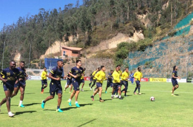 La Selección Ecuatoriana de Fútbol busca recuperarse ante Perú