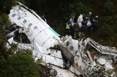 Conmoción mundial por muerte de jugadores de Chapecoense en accidente aéreo