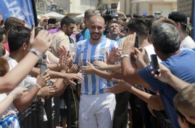 Nordin Amrabat fue presentado a los pies de La Alcazaba