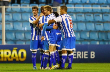 Avaí vence o Atlético-GO e deixa a zona de rebaixamento