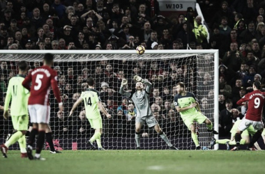 Liverpool rescató un punto y le complicó el panorama a Manchester United