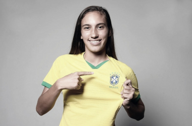 Exclusivo: zagueira Camila fala sobre realizar sonhos com a camisa da Seleção