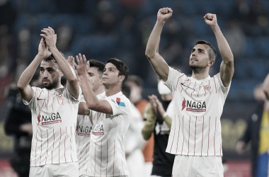 Los jugadores celebran la victoria en Cádiz. -Sevilla FC.