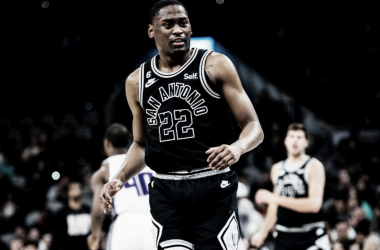 Highlights: Philadelphia 76ers 137-125 San Antonio Spurs in NBA