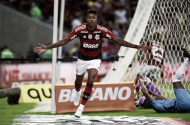 Flamengo bate Athletico de virada e consegue vantagem na Copa do Brasil