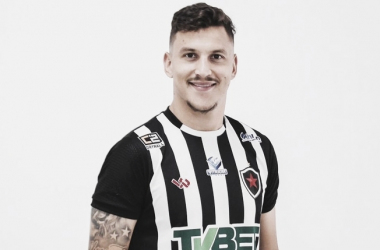 Reforço do Botafogo-PB, Warley vive expectativa por estreia: “Pronto para ajudar”