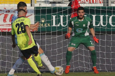 Serie B - Crotone e Cagliari scappano
