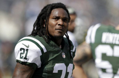 Should the Dallas Cowboys Sign Chris Johnson?