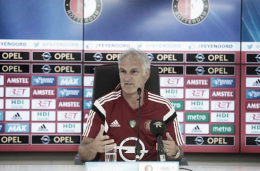 El Feyenoord se plantea renovar a Fred Rutten