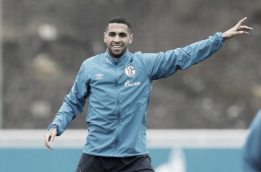 Los jugadores del Shalke se rebajan el sueldo instados por su capitán Omar Mascarell