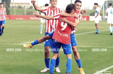 El Sporting Juvenil celebrando un gol en Mareo | Foto: Diego Blanco - VAVEL