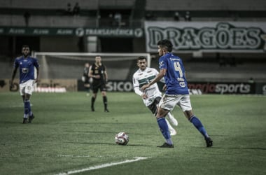 Com grande atuação, Cruzeiro atropela líder Coritiba pela Série B