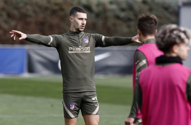 Mario Hermoso regresa a los entrenamientos