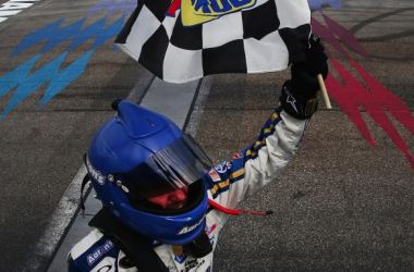 NASCAR - Loudon : Vickers sort de sa boîte