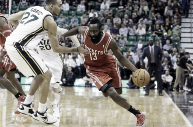 Parsons y Harden mantienen invictos a los Rockets