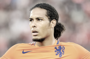 Virgil Van Dijk se aleja totalmente del Liverpool