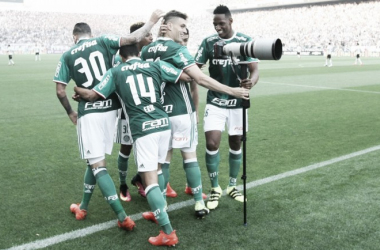 Palmeiras domina e encerra invencibilidade do Corinthians na Arena