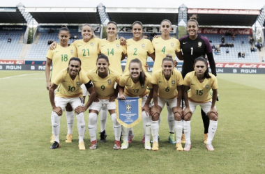 Com gol de Marta, Brasil vence Islândia e mantém 100% sob comando de Emily Lima