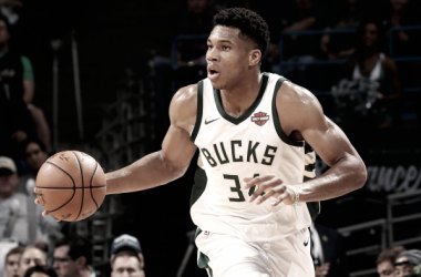 Antetokounmpo no correrá riesgos con su lesión de rodilla