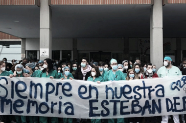El
Hospital Severo Ochoa de Leganés homenajea a Esteban, el enfermero de 57 años fallecido
por coronavirus&nbsp;