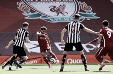 Liverpool pressiona, sai na frente mas cede empate ao Newcastle